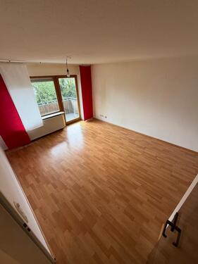 Foto - Zweistöckige 4-Zimmer-Wohnung mit Balkon, Terrasse & Garage