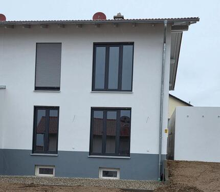 Foto - Große geräumige Doppelhaushälfte ab sofort verfügbar