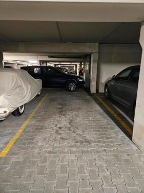 Foto - Tiefgaragenplatz Oberföhring - 90,00&nbsp;EUR Miete,