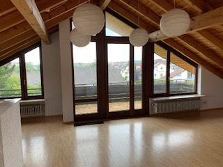 Foto - Böblingen Dachgeschosswohnung 2,5 Zimmer ab 1.11.25 zu vermieten