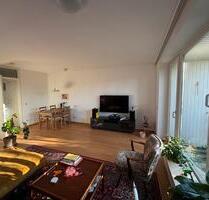 2-Zimmer-Wohnung mit Balkon und EBK ab 15.12. - Hamburg Altona