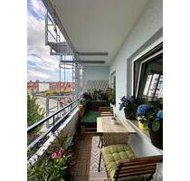 Schöne 2-Zimmer-Wohnung in Schwabing West mit Balkon, Kamin, EBK - München Maxvorstadt