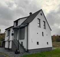 Modernes Einfamilienhaus in schöner Ortsrandlage zu Vermieten - Knüllwald
