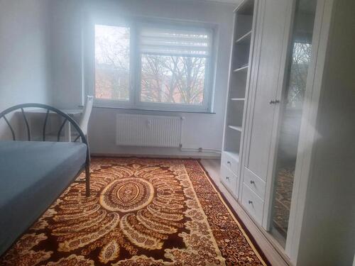 Foto - Möbliertes WG Zimmer - 650,00 EUR Kaltmiete, ca.  14,00 m²