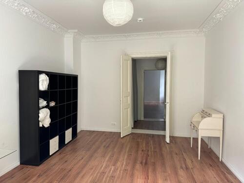 Foto - Geräumiges möbliertes WG-Zimmer in schöner Altbauwohnung