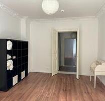 Geräumiges möbliertes WG-Zimmer in schöner Altbauwohnung - Berlin Friedrichshain-Kreuzberg
