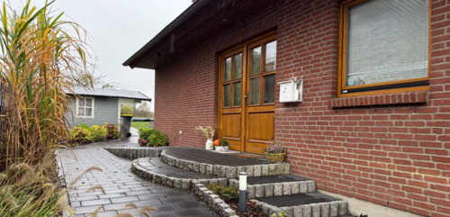 Foto - Massivhaus mit Wohnkeller, Traumgarten & Feldrandlage von PRIVAT