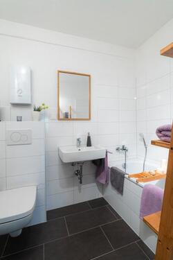 Foto - Inkl. Einbauküche: zentrale und frisch renovierte 4-Zimmer-Wohnung