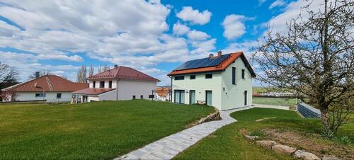 Foto - Freistehendes Einfamilienhaus Erdwärmepumpe, Garten, PV, KFW 55