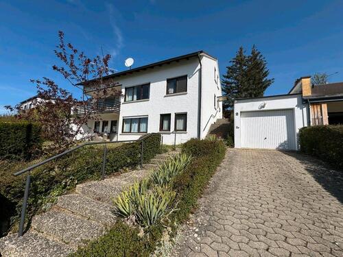 Foto - Einfamilienhaus mit Einliegerwohnung