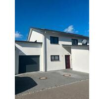 Moderne Doppelhaushälfte in Ratzenried - Argenbühl