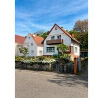 Von Privat: Einfamilienhaus mit Hof, Nebengebäude und Wiesenfläch - Mühlhausen