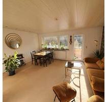 Parkblick & große Loggia - ruhige 2-Zi Whg in Stuttgart-Ost