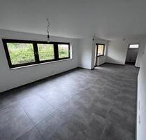 Kernsaniert Moderne 2,5-Zimmer-UG-Wohnung in Leonberg