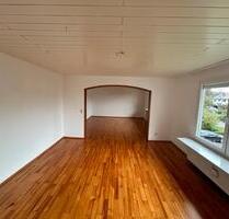 Gepflegte 3 ZKB Wohnung mit Einbauküche und Balkon - Edingen-Neckarhausen