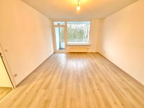Foto - Renovierte und große 2 Zimmerwohnung