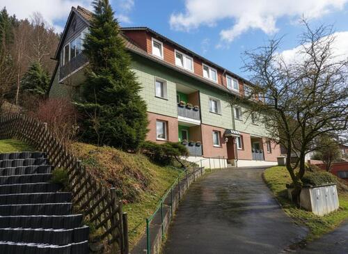 Foto - Ruhige 4-Zi-Wohnung mit Balkon, Talblick & Garage