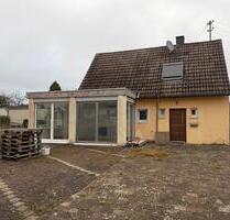 Einfamilienhaus ca. 85qm mitten in Burgau Renovierungsbedürftig