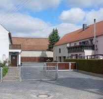 E I N F A M I L I E N - UND Z W E I F A M I L I E N H A U S - Ebersbach