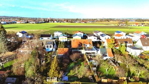 Foto - Doppelhaushälfte mit großem Grundstück in renommierter Lage