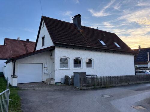 Foto - Haus mit zwei Wohneinheiten zur Gesamtanmietung