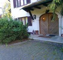 2 Häuser Villa und Hausmeisterhaus großes Grundstück sehr gute Ve - Johanniskirchen