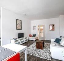 Befristete Möblierte 60 m² Wohnung mit Balkon bis 31.7 - Düsseldorf Pempelfort