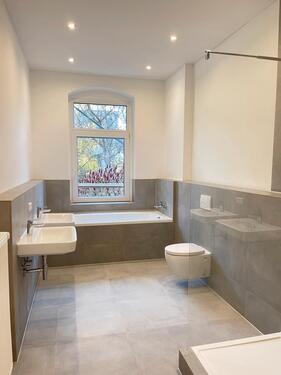 Foto - Großzügige und sanierte 4 Raum Wohnung mit Balkon