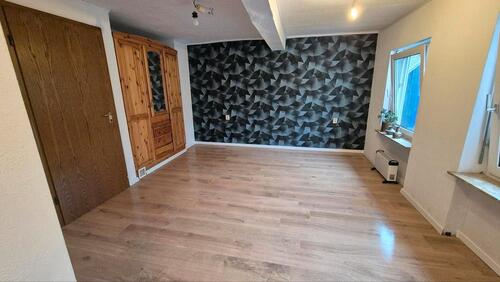 Foto - Große 120m2 Wohnung mit 2 Balkonen, neuer Küche & 2 Stelplätze