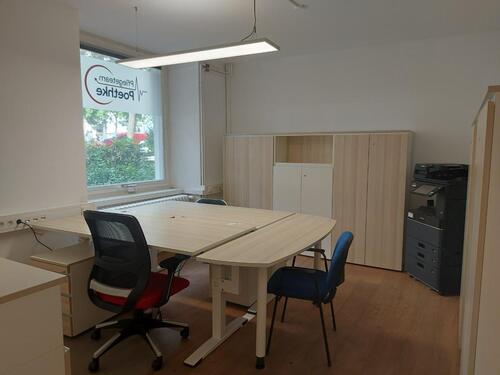 Foto - Moderne 3-Zimmer-Büroeinheit mit Einbauküche