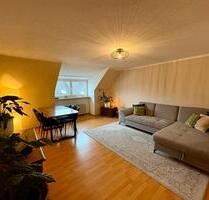 Vollmöbilierte, helle,ruhige 2 Zi WHG in Degerloch (befristet) - Stuttgart