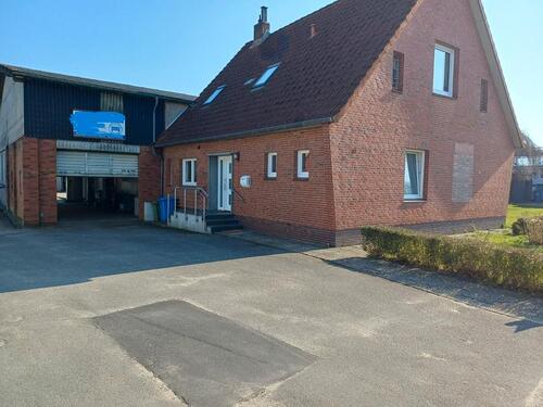 Foto - Haus mit Werkstatt auf dem großen Grundstück