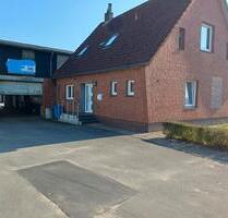 Haus mit Werkstatt auf dem großen Grundstück - Meldorf