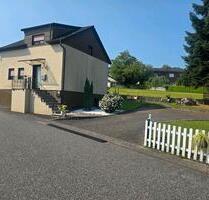 Freistehendes 1 Familienhaus mit kl.Gewerbeeinheit - Birken-Honigsessen