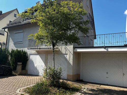 Foto - Freistehendes EFH mit Einliegerwohnung, 4 Garagen, Weinbergblick