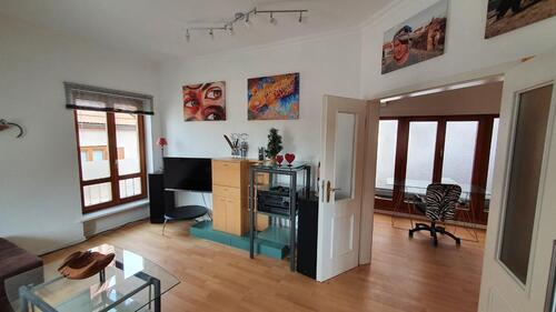 Foto - helle, moderne, voll möblierte 42qm DG-Wohnung