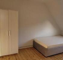 Möbliertes WG-Zimmer zur Zwischenmiete (Jan – Juni) in Vinnhorst - Hannover Herrenhausen-Stöcken