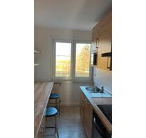 Schöne 3 Raumwohnung mit Balkon und Einbauküche - Lunzenau