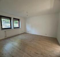 Kernsanierte 2ZKB Wohnung mit eigenem Eingang in Schwalbach-Elm