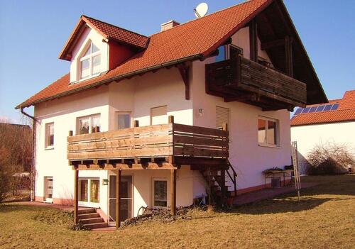 Foto - 2-Zimmerwohnung mit Balkon, Garage und Garten