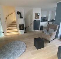 Einziehen und Wohlfühlen-Zentral gelegenes Wohnhaus in Hennef - Hennef (Sieg)