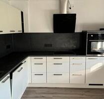 geräumige Mietwohnung, 5 Zimmer, Küche, Bad - Altenkirchen (Westerwald)