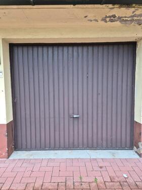 Foto - Stellplatz in abschließbarer Doppel- & Einzelgarage mit Strom