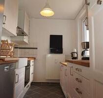 Helle, möblierte 4-Zimmer-Wohnung mit Loggia, Einbauküche und Aufzug im 4. OG – 84 m² Wohnkomfort in SZ-Thiede - Salzgitter Ortschaft Ost