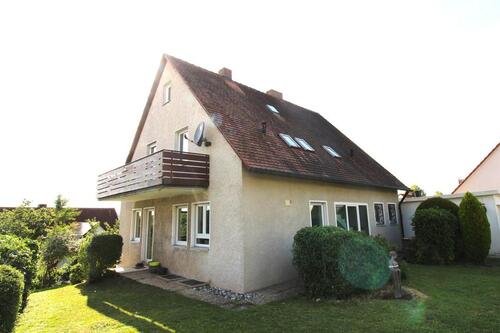 Foto - Wohnen im Grünen mit viel Platz und guter Anbindung!