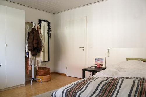Foto - Helles, möbliertes Zimmer in Studentenwohnung – 1 Monat bis 30.09