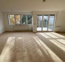 Erstbezug nach Sanierung: 4,5-Zi.-Wohnung mit Balkon im 2. OG - Kirchheim unter Teck