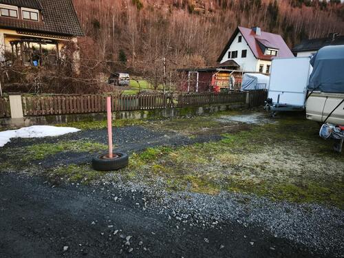 Foto - Stellplatz für Wohnwagen Wohnmobil oder Anhänger.