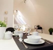 Möblierte Dachgeschosswohnung in Stuttgart-Zuffenhausen