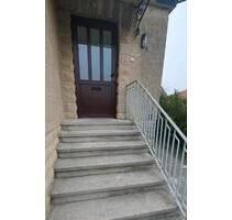 Lichtdurchflutete 3 Zimmer Wohnung mit großem Balkon - Giesen